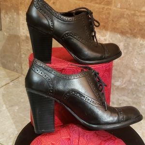 Old Victorian  inspired laceup booties
